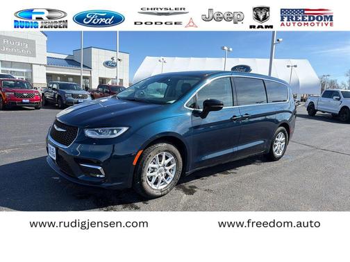 2024 Chrysler Pacifica Touring-L