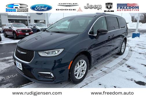 2024 Chrysler Pacifica Touring-L