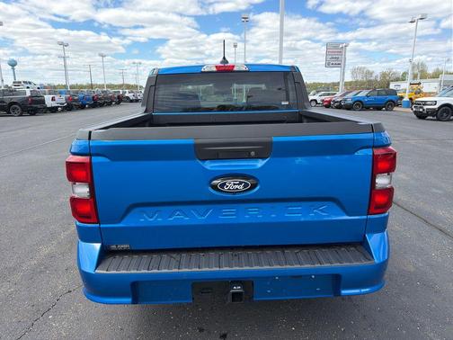 Blue 2026 Ford Maverick Lobo Standard