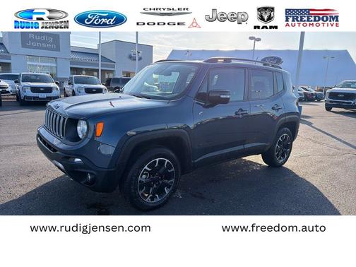 Slate Blue Pearlcoat 2023 Jeep Renegade Latitude