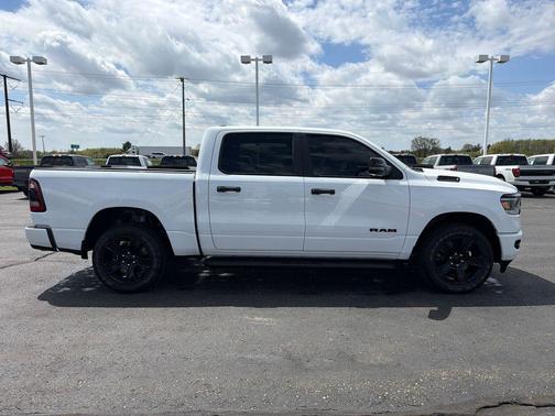 Bright White Clearcoat 2023 RAM 1500 Big Horn