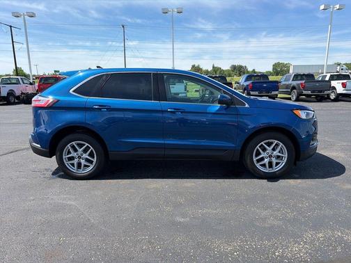 Blue Metallic 2024 Ford Edge SEL