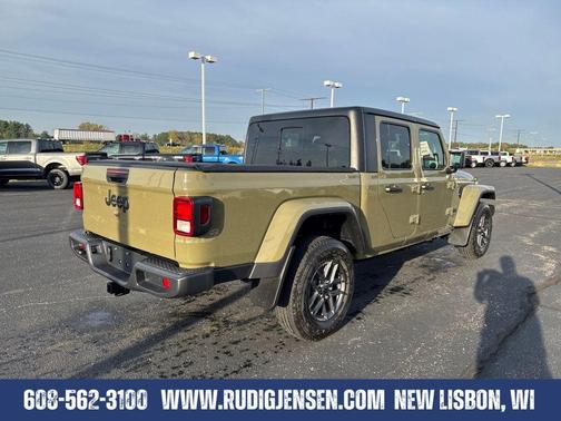 41 2025 Jeep Gladiator Sport