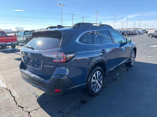 2025 Subaru Outback Premium