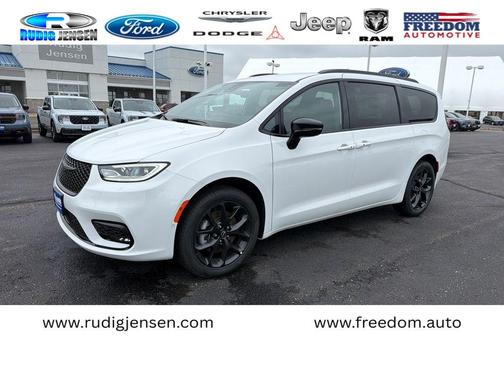 Bright White Clearcoat 2026 Chrysler Pacifica Select