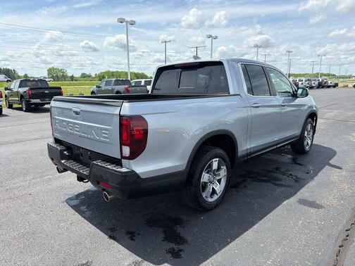 Solar Silver Metallic 2025 Honda Ridgeline RTL