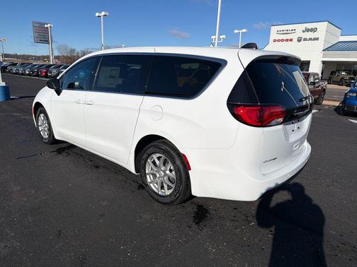 2026 Chrysler Voyager LX
