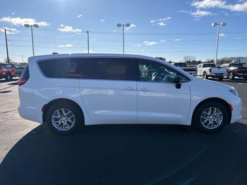 2026 Chrysler Voyager LX