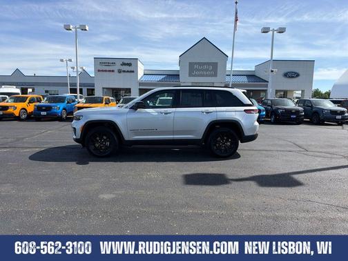 Silver Zynith 2025 Jeep Grand Cherokee Laredo