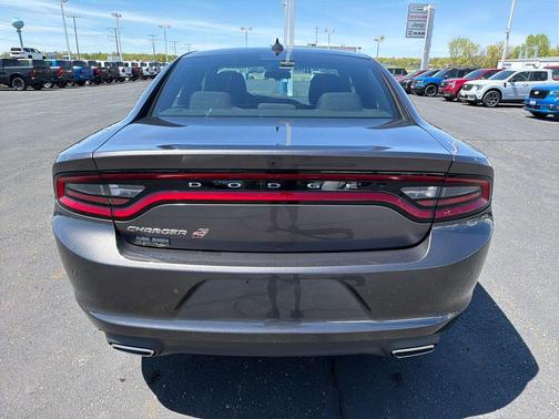 Granite Crystal Clearcoat Metallic 2022 Dodge Charger SXT