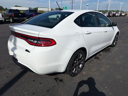 Bright White Clearcoat 2016 Dodge Dart SE