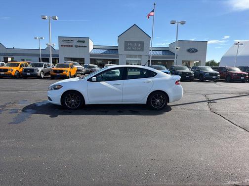 Bright White Clearcoat 2016 Dodge Dart SE