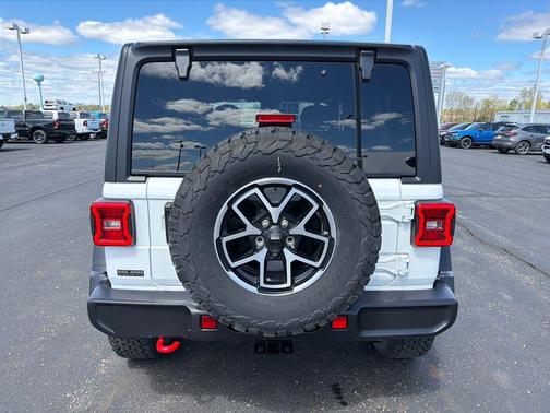 Bright White Clearcoat 2025 Jeep Wrangler Rubicon