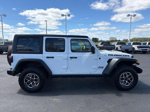 Bright White Clearcoat 2025 Jeep Wrangler Rubicon