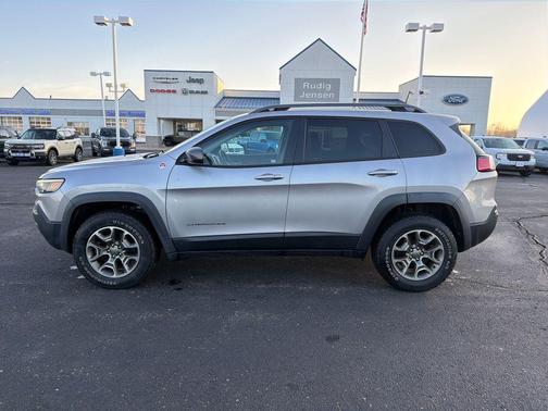 2020 Jeep Cherokee Trailhawk