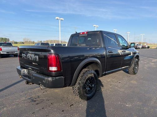 Brilliant Black Crystal Pearlcoat 2018 RAM 1500 Rebel
