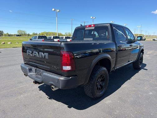 Brilliant Black Crystal Pearlcoat 2018 RAM 1500 Rebel