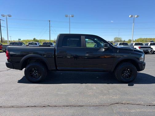 Brilliant Black Crystal Pearlcoat 2018 RAM 1500 Rebel