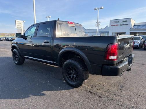 Brilliant Black Crystal Pearlcoat 2018 RAM 1500 Rebel