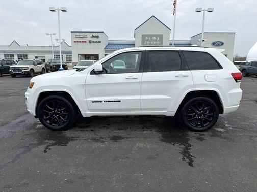 2020 Jeep Grand Cherokee Altitude