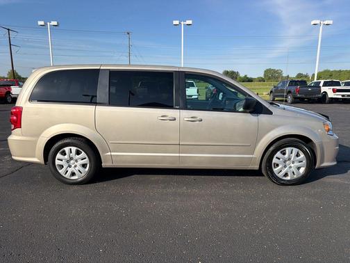 Cashmere Pearlcoat 2013 Dodge Grand Caravan SE