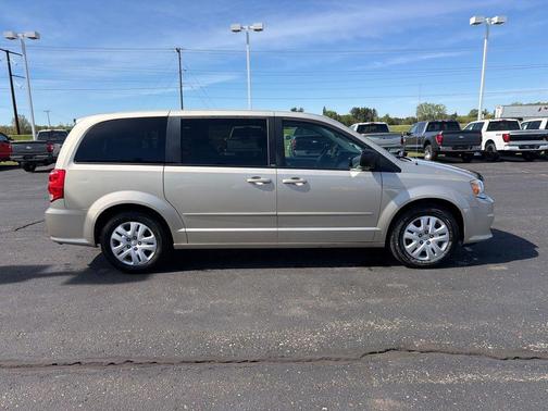 Cashmere Pearlcoat 2013 Dodge Grand Caravan SE