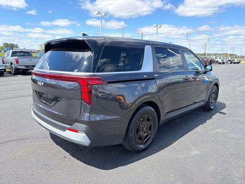 Metal 2025 Kia Carnival LXS