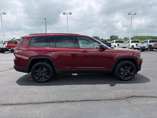 Velvet Red Pearlcoat 2023 Jeep Grand Cherokee L Laredo