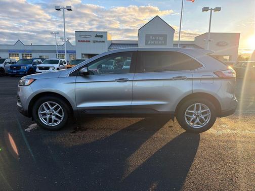 Iconic Silver Metallic 2024 Ford Edge SEL