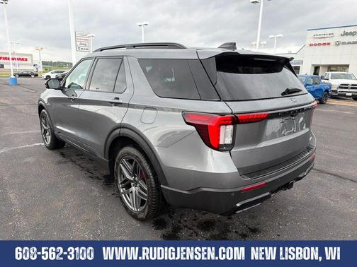 Gray Metallic 2025 Ford Explorer ST-Line