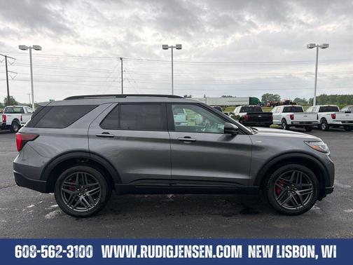 Gray Metallic 2025 Ford Explorer ST-Line