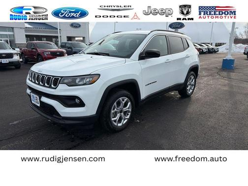 Bright White Clearcoat 2026 Jeep Compass Latitude