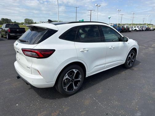 White Metallic 2025 Ford Escape ST-Line Elite