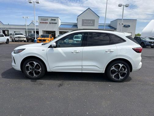 White Metallic 2025 Ford Escape ST-Line Elite
