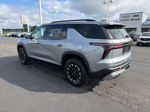 Sterling Gray Metallic 2025 Chevrolet Traverse Z71
