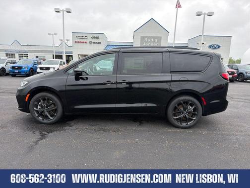 Diamond Black 2026 Chrysler Pacifica Select