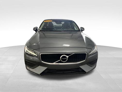 Gray 2020 Volvo S60 T6 Momentum