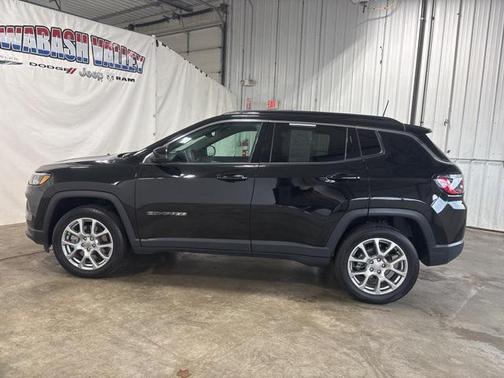 2023 Jeep Compass Latitude Lux
