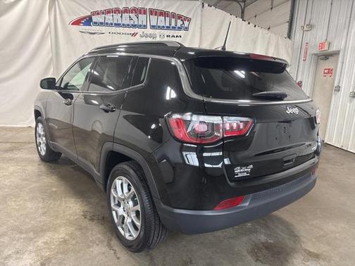 2023 Jeep Compass Latitude Lux