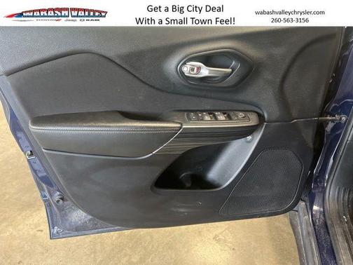 True Blue Pearlcoat 2016 Jeep Cherokee Latitude