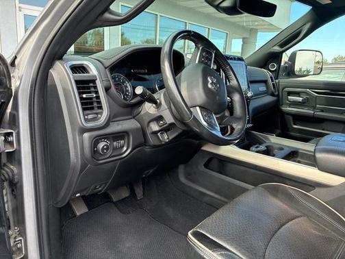 2019 RAM 2500 Laramie Crew Cab 4x4 6'4' Box