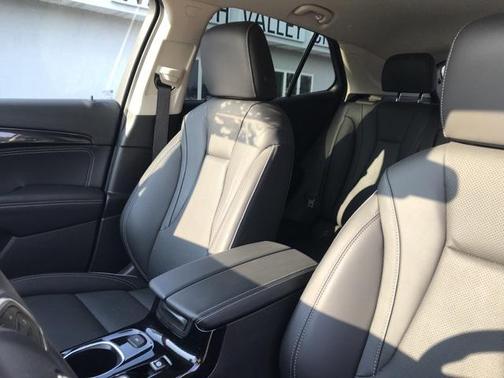 2023 Buick Envision Essence FWD