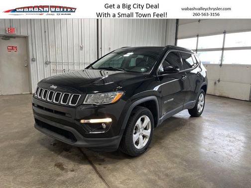 Diamond Black Crystal Pearlcoat 2020 Jeep Compass Latitude