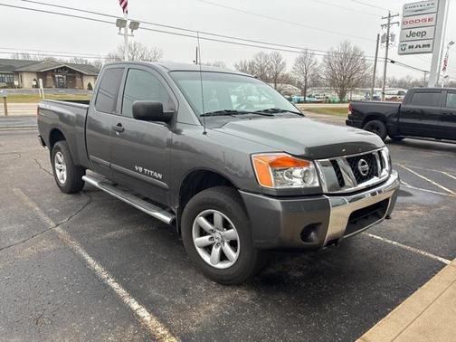 2011 Nissan Titan SV