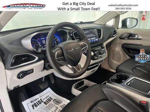 Silver Mist Clearcoat 2023 Chrysler Pacifica Touring L