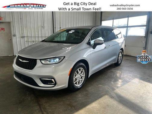 Silver Mist Clearcoat 2023 Chrysler Pacifica Touring L