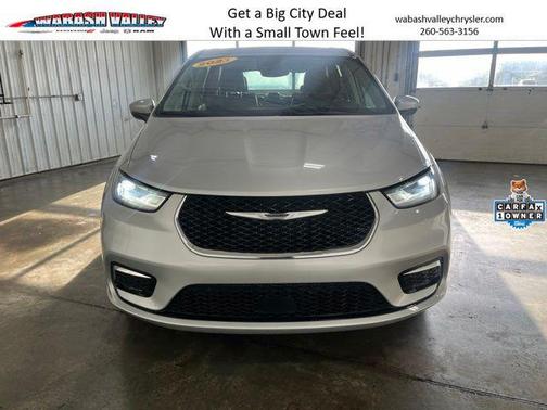 Silver Mist Clearcoat 2023 Chrysler Pacifica Touring L