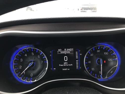 2020 Chrysler Voyager L