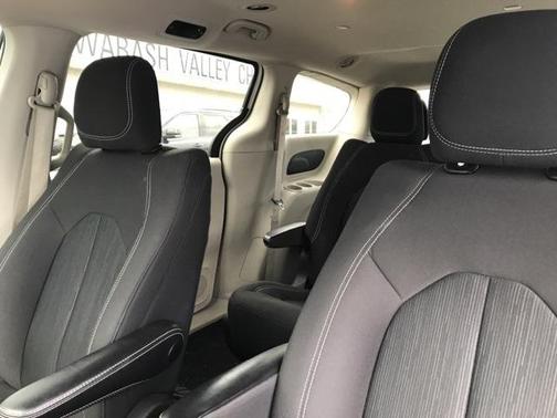 2020 Chrysler Voyager L