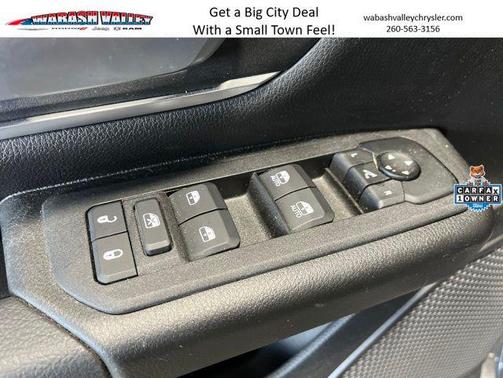 Granite Crystal Metallic Clearcoat 2025 RAM 1500 Big Horn/Lone Star